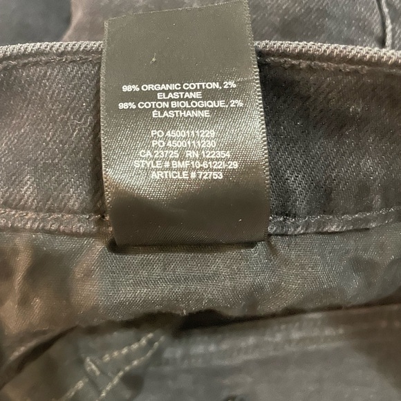 Aritzia Denim Forum Arlo short in US size 26 - Picture 11 of 13